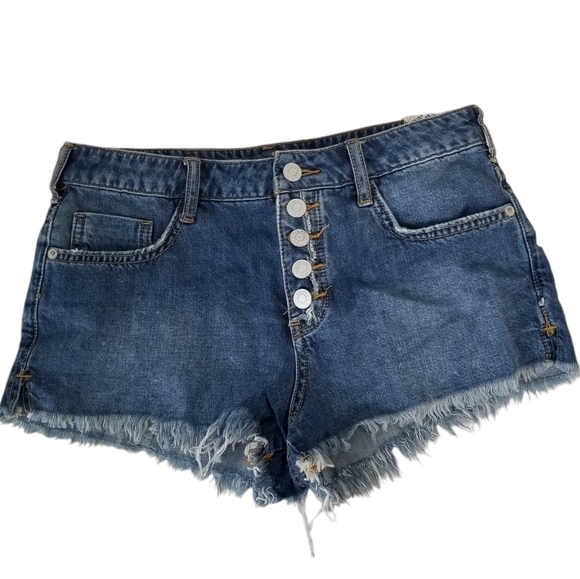 NWT Anthropologie Pilcro The Low-Slung Cut Off Denim Shorts Button Up Size 26P - Picture 1 of 12